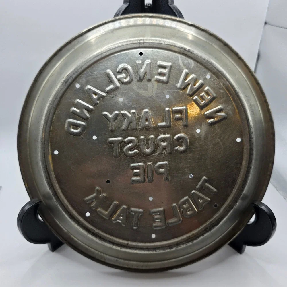 Vintage Table Talk New England Flaky Crust Pie Tin 9.5 Inch Embossed Metal Pan